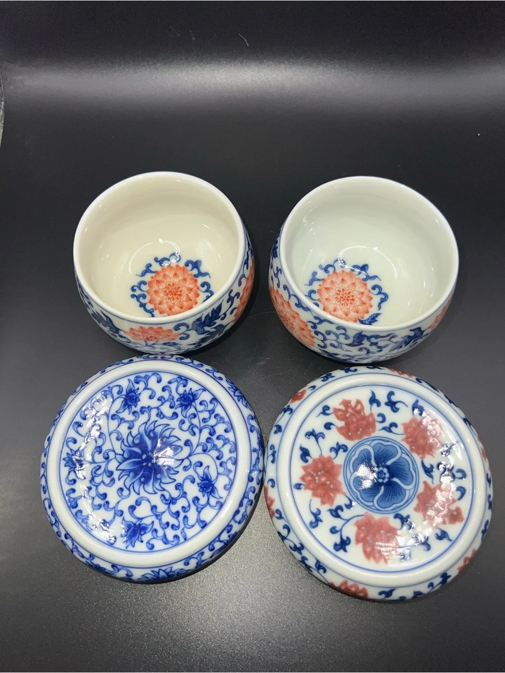 Set of 2 Chinese  porcelain tea container with lids